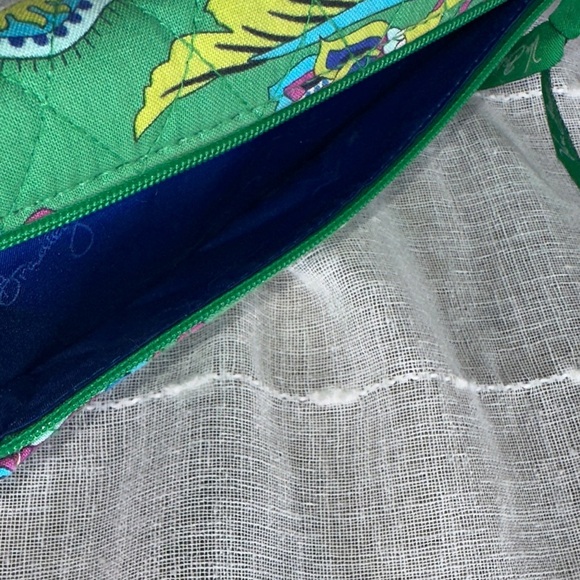 Vera Bradley Emerald Paisley Pattern Trifold Long Wallet w/Magnetic Closure NWOT - Picture 10 of 16